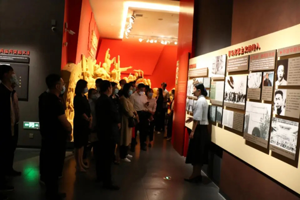 平?jīng)鲢垂军h委組織各支部開(kāi)展“重溫歷史、砥礪前行”(圖2)