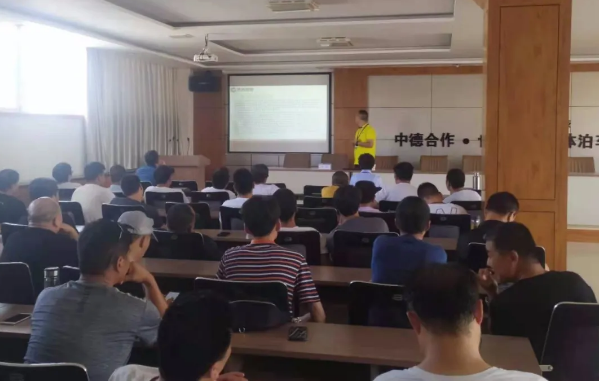 泓源出租車(chē)公司召開(kāi)7月份安全例會(huì )并開(kāi)展“炎炎夏日送清涼”活動(dòng)(圖2)